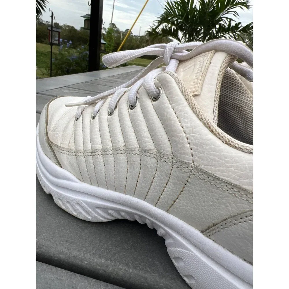 Reebok Men Cream Walking Sneakers Size 10.5